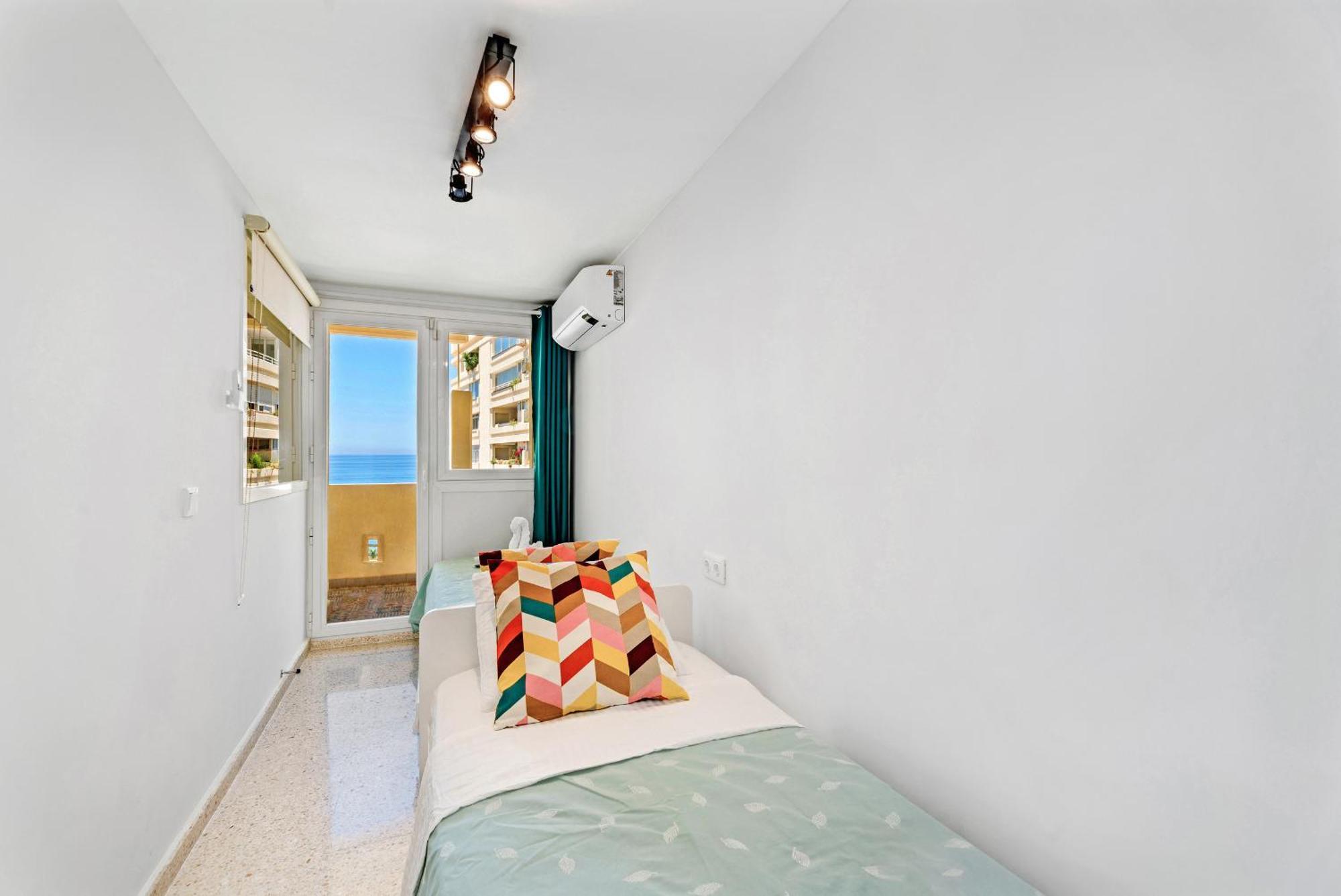 Apartamento On The First Line Of The Sea With A View And Free Parking