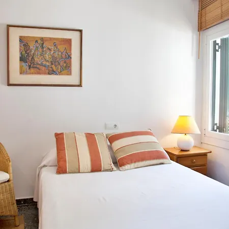 Apartment On The First Line Of The Sea With A View And Free Parking Marbella Exterior foto