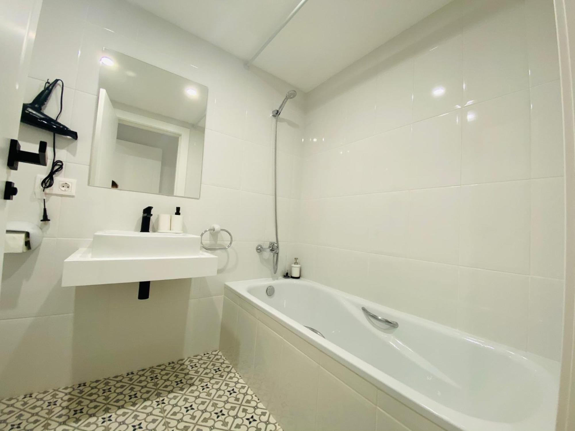 On The First Line Of The Sea With A View And Free Parking Marbella